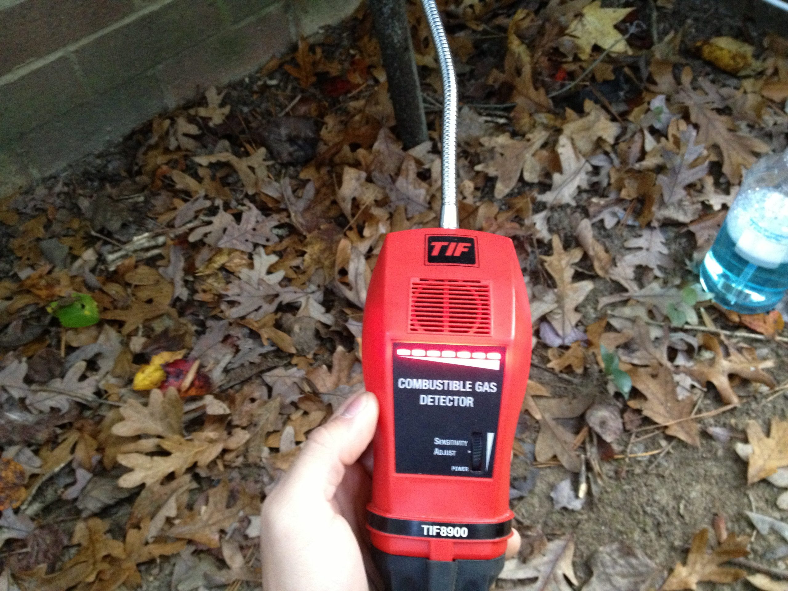 home inspector uses gas detector