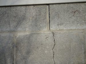 simple vertical foundation crack